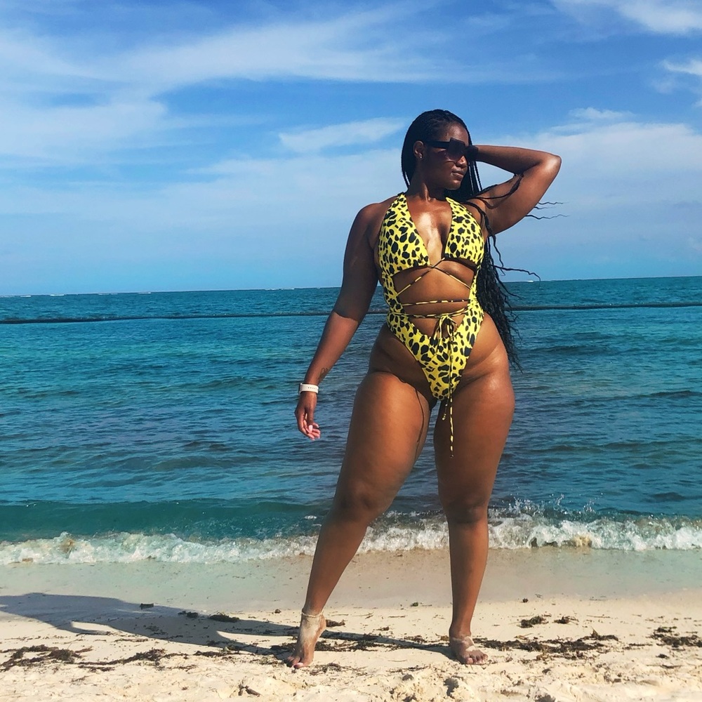 Sexy strappy one piece! ☀️🌴